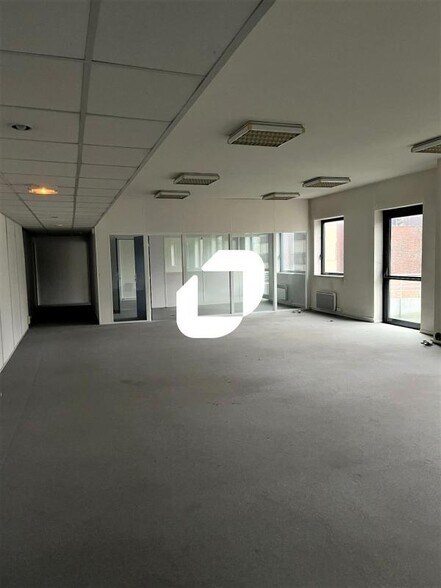 15 Avenue André Diligent, Roubaix for lease - Interior Photo - Image 3 of 18