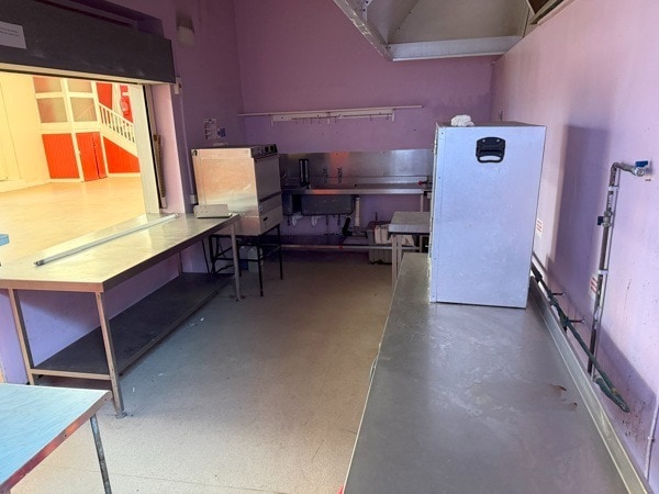 Dewsbury Rd, Leeds for sale - Interior Photo - Image 3 of 8