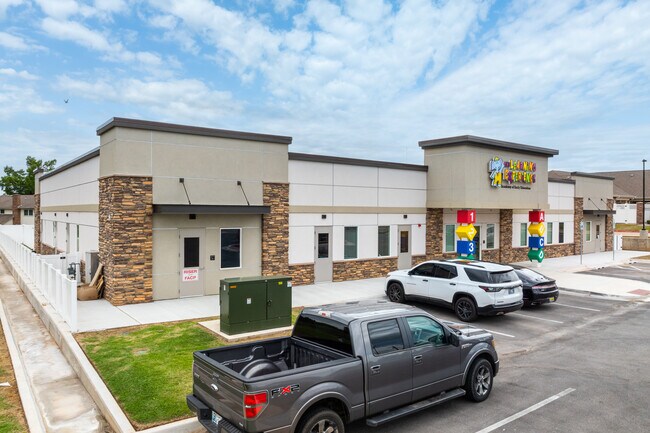 Plus de détails pour 2228 SW 104th St, Oklahoma City, OK - Local d'activités à louer