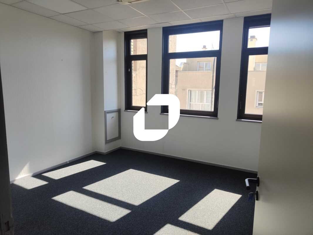 Office in Nanterre for sale Interior Photo- Image 1 of 5