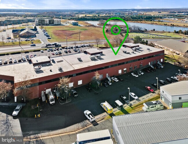 Plus de détails pour 10498 Colonel Ct, Manassas, VA - Flex à vendre