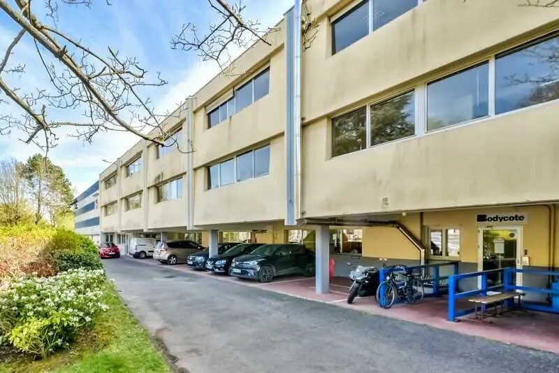 Bureau dans Neuilly-sur-Marne à louer - Photo du bâtiment - Image 2 de 6