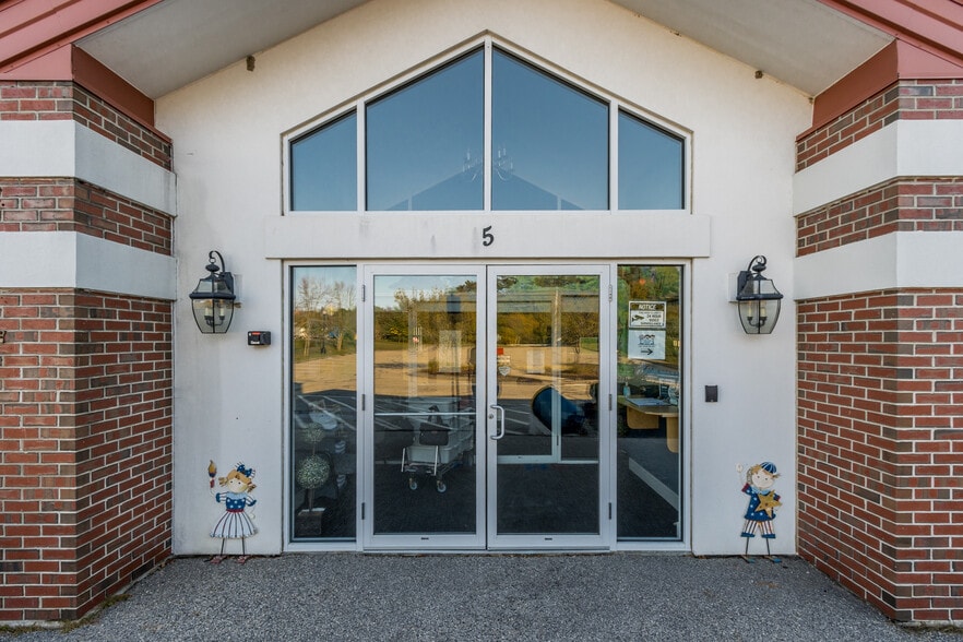 5 Willey Rd, Saco, ME à vendre - Photo du bâtiment - Image 3 de 6