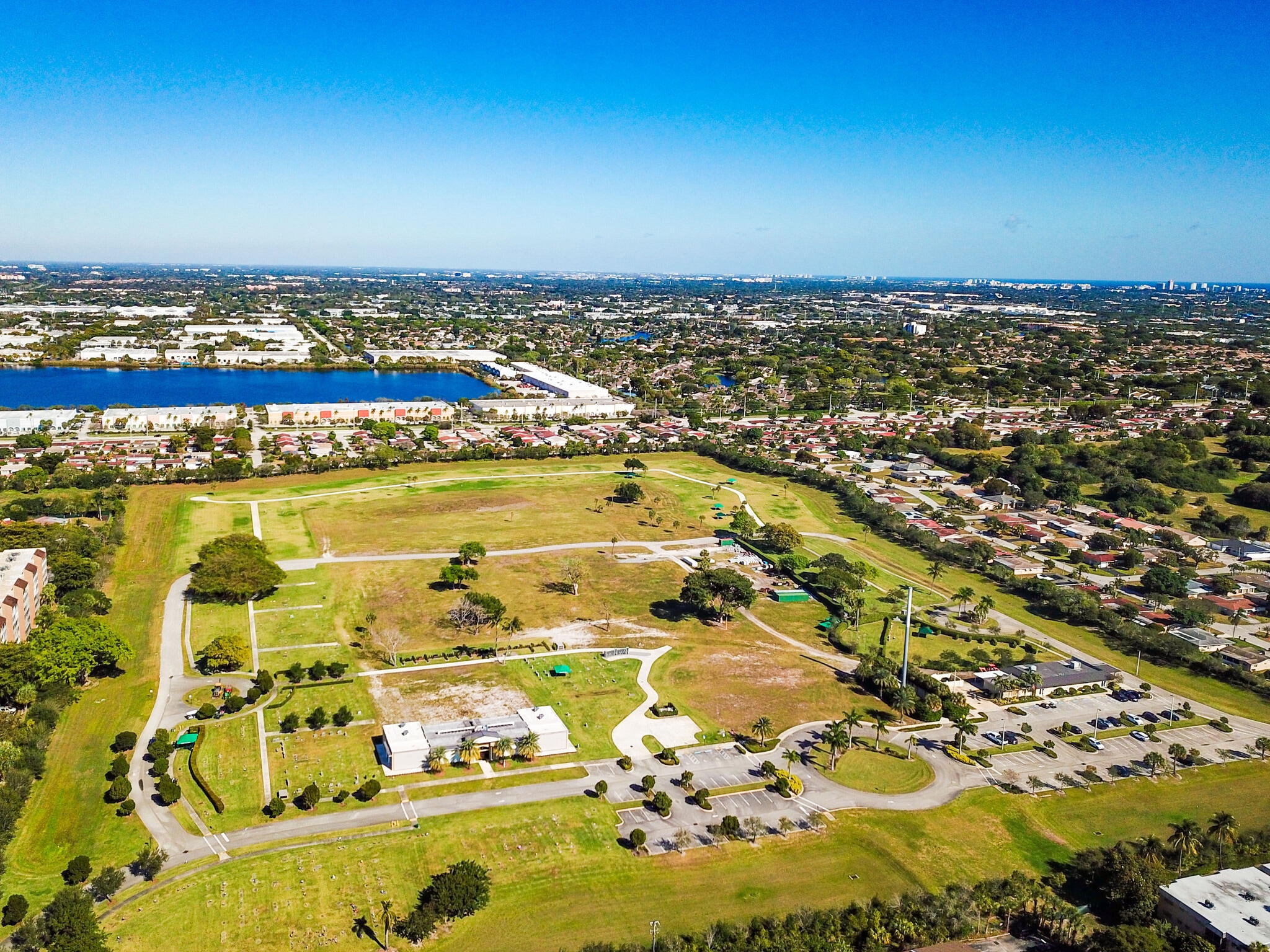 1391 NW 45th St, Deerfield Beach, FL for sale Primary Photo- Image 1 of 13
