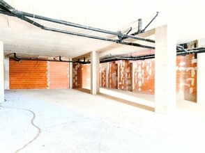 Retail in Alicante, Alicante for lease Interior Photo- Image 1 of 7
