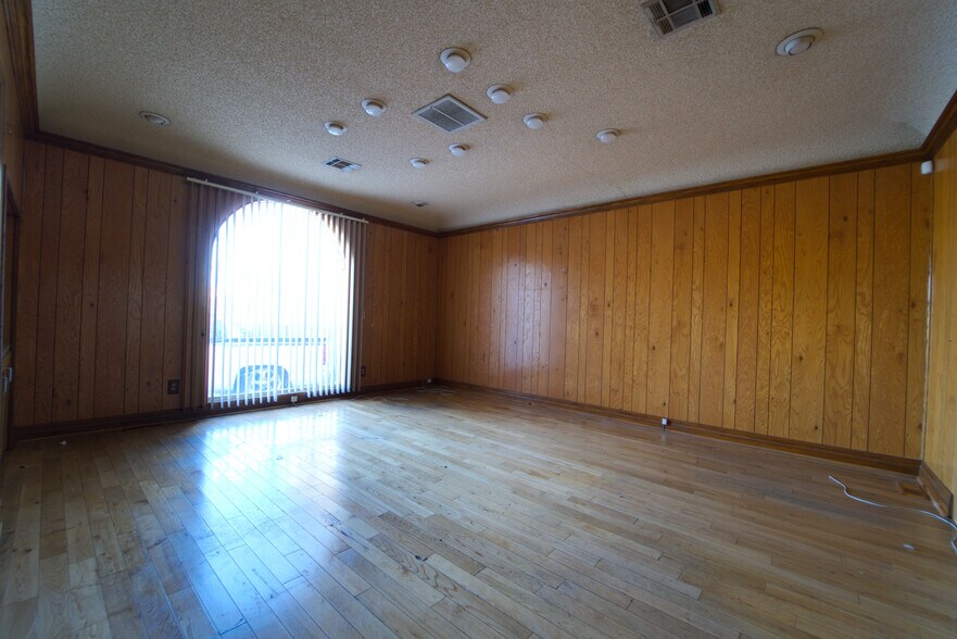 4443 Maine Ave, Baldwin Park, CA à louer - Photo du bâtiment - Image 3 de 6