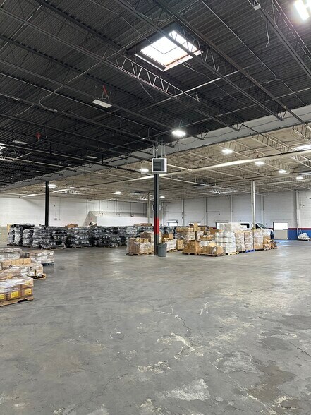 240-260 W Nyack Rd, West Nyack, NY à louer - Photo intérieure - Image 2 de 19