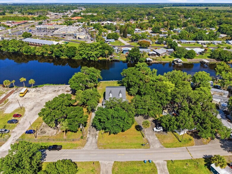 207 SE 6th Ave, Okeechobee, FL à vendre - Aérien - Image 2 de 29