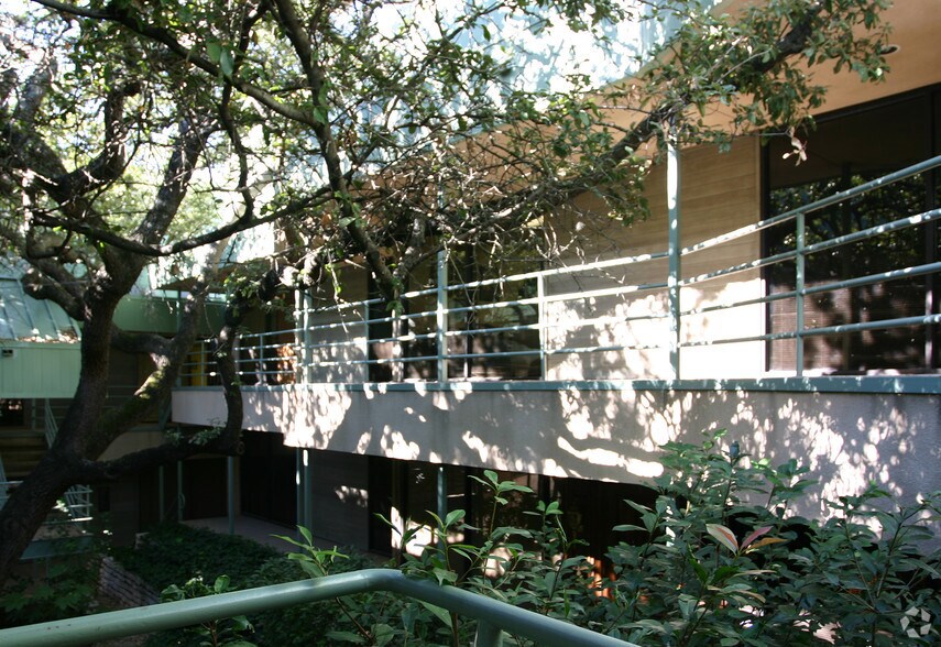 4210 Spicewood Springs Rd, Austin, TX à louer - Photo du bâtiment - Image 2 de 6