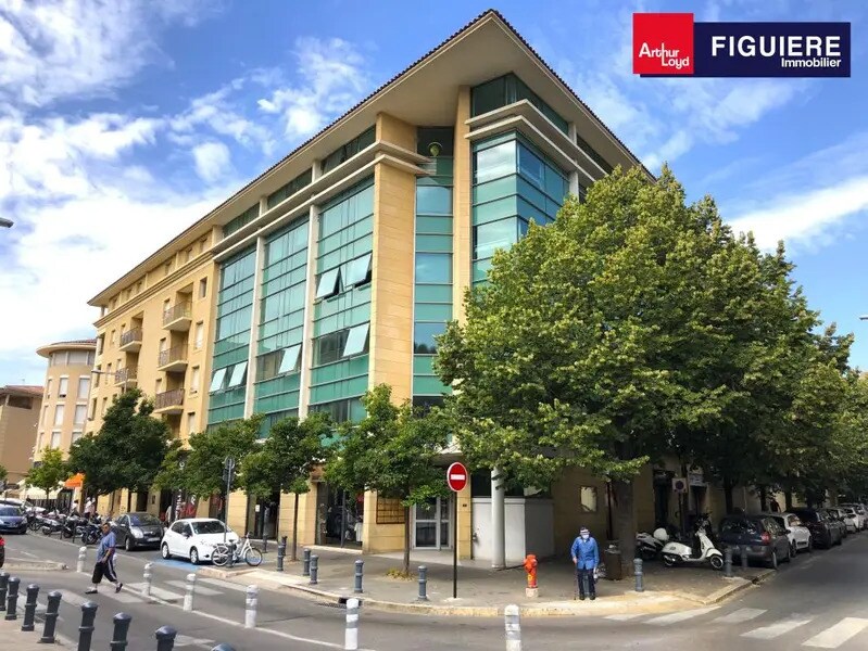 4 Place Barthelemy Niollon, Aix-en-Provence for lease Building Photo- Image 1 of 9