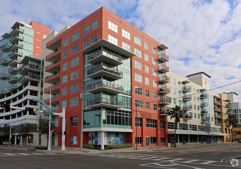 1208 E Kennedy Blvd, Tampa, FL à vendre - Photo du bâtiment - Image 1 de 37