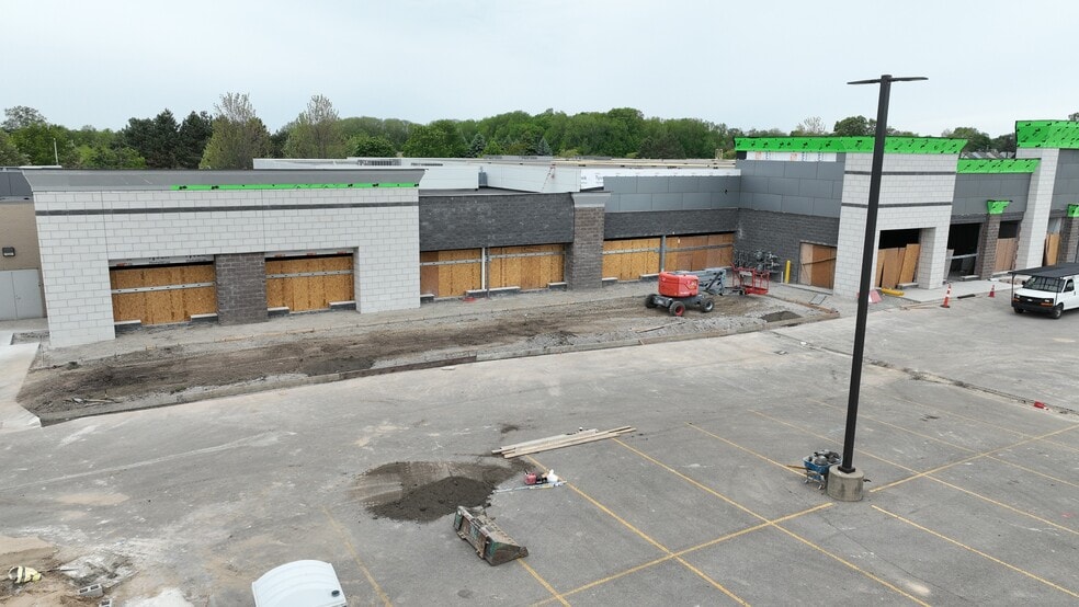 6131 Greenfield Rd, Dearborn, MI à louer - Photo du bâtiment - Image 2 de 9