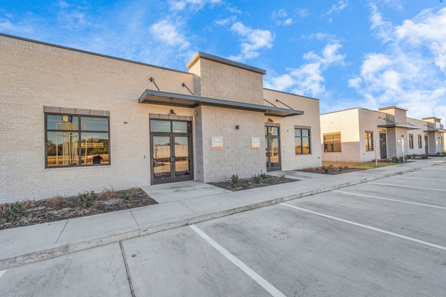 30625 Kingsland, Brookshire, TX for lease - Building Photo - Image 2 of 26