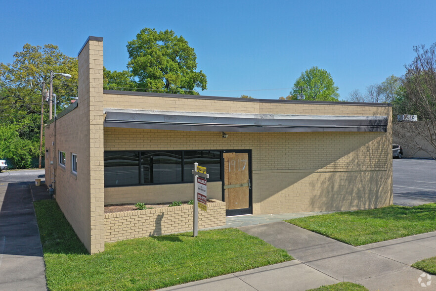 1917 E Wendover Ave, Greensboro, NC à vendre - Photo principale - Image 1 de 1