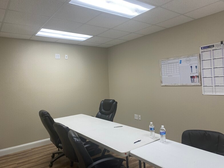 2444 N FM 1936, Odessa, TX à louer - Photo intérieure - Image 2 de 11