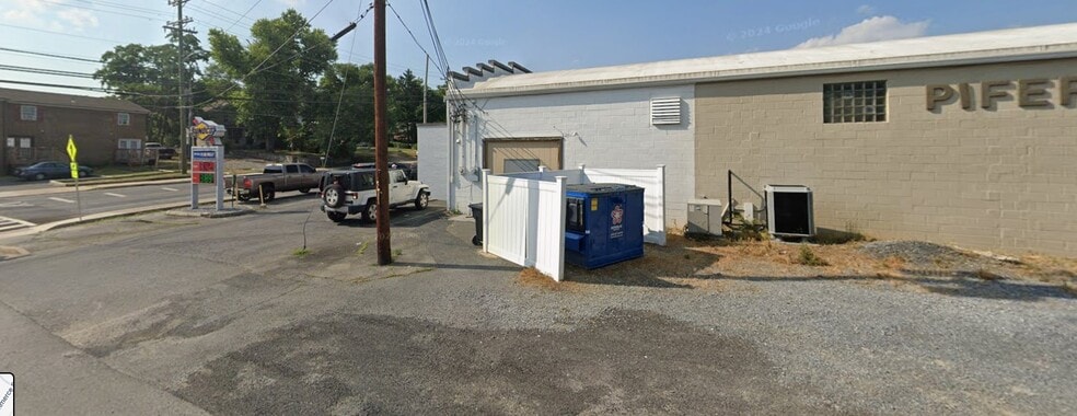 1581 Commerce St, Winchester, VA for lease - Primary Photo - Image 2 of 2