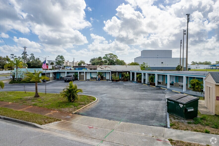 1540 S Washington St, Titusville, FL à vendre - Photo du bâtiment - Image 2 de 5