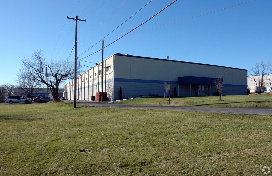 1050 Bethlehem Pike, North Wales, PA à louer - Photo du bâtiment - Image 2 de 2