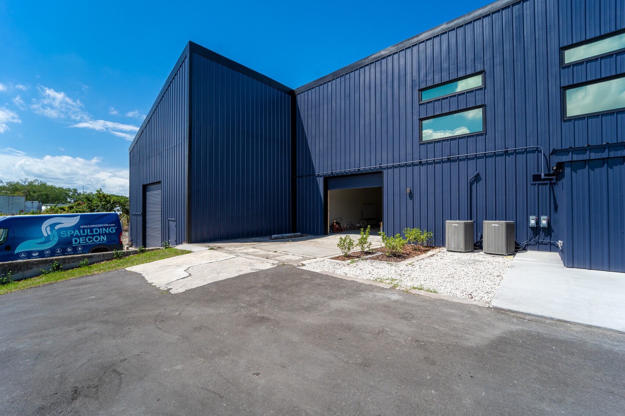 3605-3615 E. 7TH AVENUE portefeuille de 4 propriétés à vendre sur LoopNet.ca Photo principale- Image 1 de 5