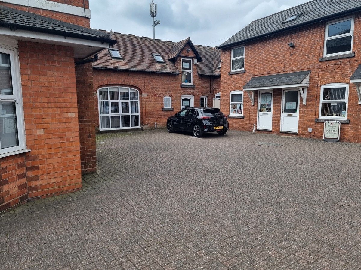 49 Birmingham Rd, Bromsgrove for lease Building Photo- Image 1 of 8