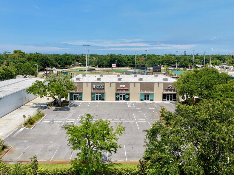 2710 US Highway 1, Vero Beach, FL for lease - Building Photo - Image 2 of 5