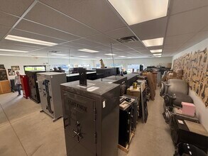 1033 Leonard St NW, Grand Rapids, MI à louer Photo intérieure- Image 2 de 6