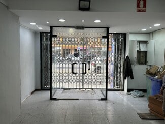 Plus de détails pour Multi-résidentiel à vendre