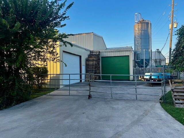 507 Commerce St, Magnolia, TX à vendre - Photo du bâtiment - Image 2 de 2