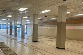 Plus de détails pour 233-235 S Main St, Fall River, MA - Commerce de détail à vendre