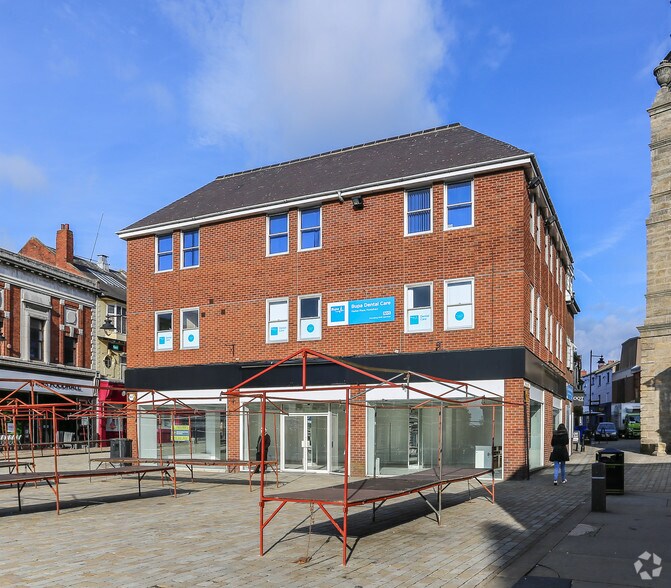 28-30 Market Pl, Pontefract à vendre - Photo du bâtiment - Image 2 de 2