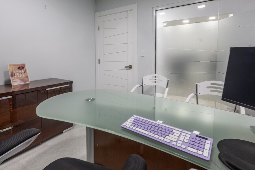 9851 NW 58th St, Miami, FL à vendre - Photo intérieure - Image 3 de 44