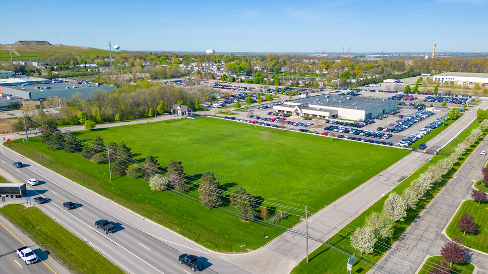 4300 S Lapeer Rd, Lake Orion, MI à vendre - Photo du bâtiment - Image 1 de 1