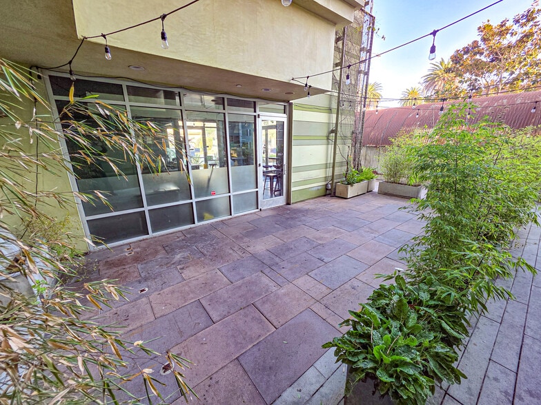 829 Broadway, Santa Monica, CA à louer - Photo du bâtiment - Image 2 de 3