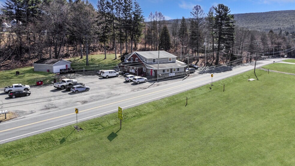 444 Route 115, Saylorsburg, PA à vendre - Photo du bâtiment - Image 3 de 6