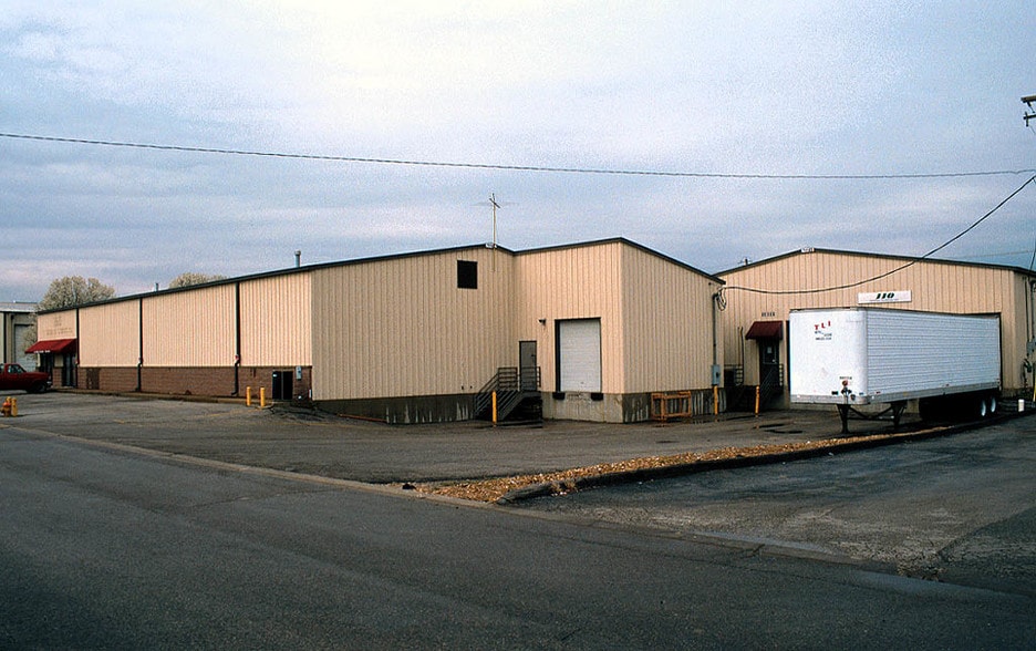 13511 Northwest Industrial Dr, Bridgeton, MO for sale - Primary Photo - Image 1 of 3