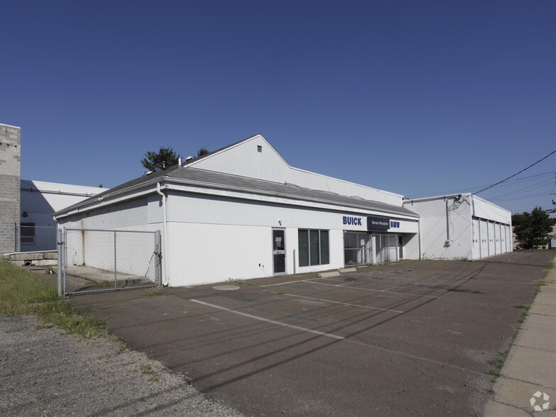 12 Foch St, Hamden, CT for sale - Building Photo - Image 2 of 3