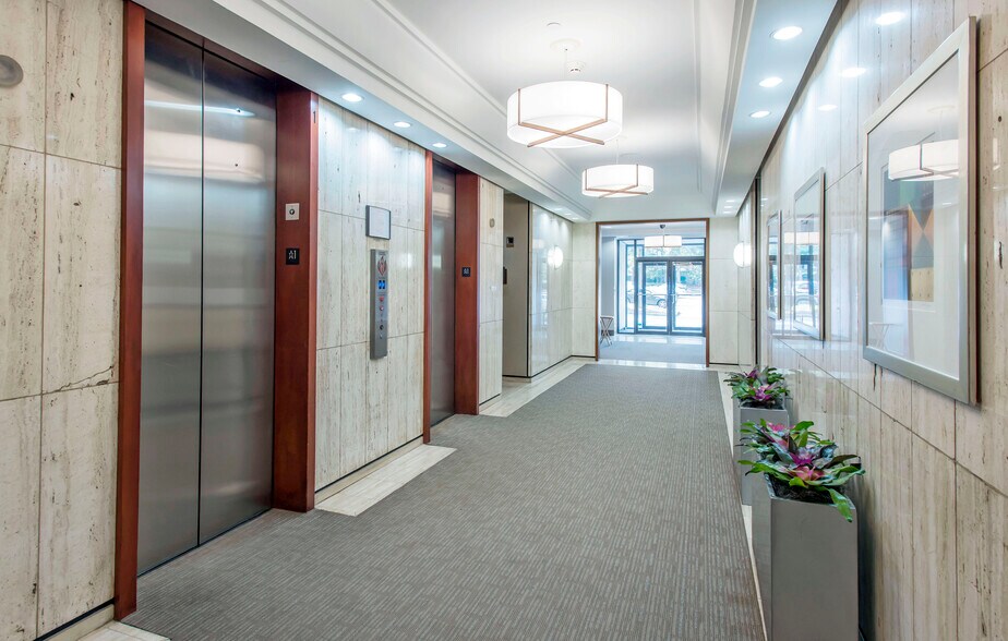 41 Perimeter Ctr E, Atlanta, GA à louer - Hall d’entrée - Image 3 de 5