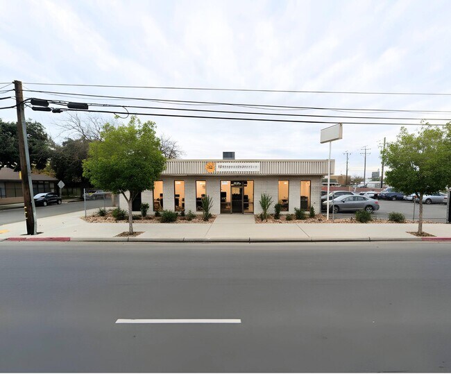 More details for 925 N Abby St, Fresno, CA - Retail for Sale
