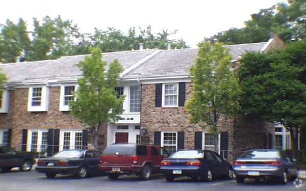 620 W Roosevelt Rd, Wheaton, IL for sale - Building Photo - Image 2 of 6