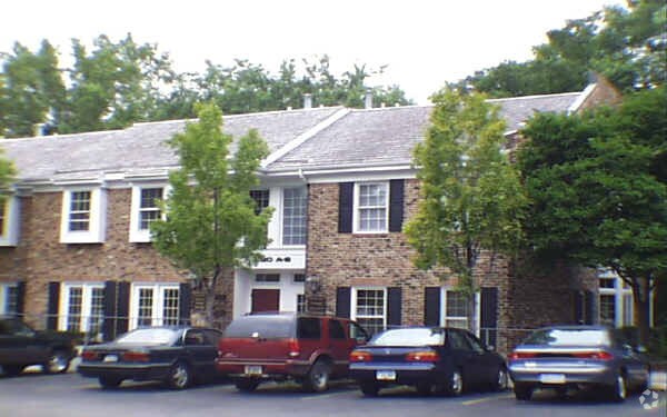 620 W Roosevelt Rd, Wheaton, IL à vendre - Photo du bâtiment - Image 2 de 6