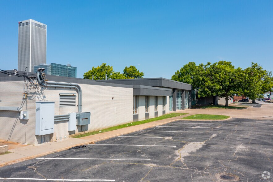 411 S Frankfort Ave S, Tulsa, OK à louer - Photo du bâtiment - Image 2 de 5
