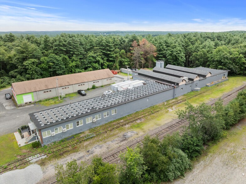 218 Willard, Leominster, MA à louer - Photo du bâtiment - Image 2 de 6