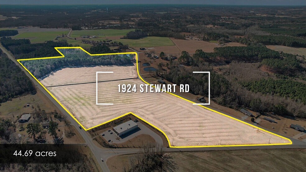 1924 Stewart Rd, Four Oaks, NC à vendre - Vidéo sur l’inscription commerciale - Image 2 de 10