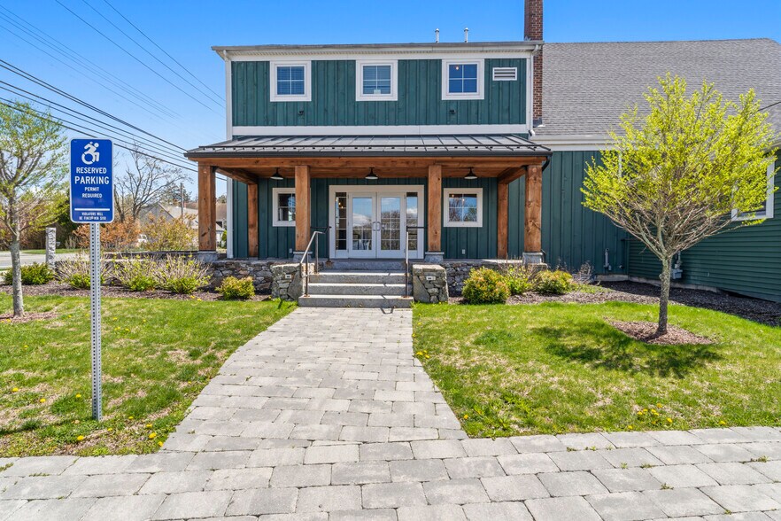 13 Fort Hill Rd, Groton, CT à vendre - Photo du bâtiment - Image 2 de 60