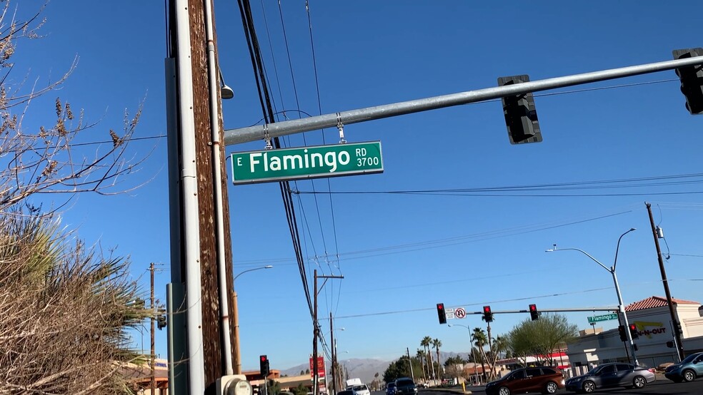 3703 E Flamingo Rd, Las Vegas, NV à vendre - Photo du bâtiment - Image 3 de 13