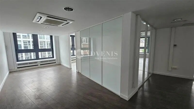 Office in Lille for lease - Interior Photo - Image 2 of 10