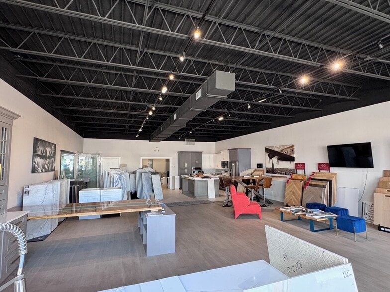 932-990 5th Ave N, Naples, FL for lease - Building Photo - Image 3 of 9