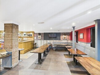 Plus de détails pour 8-10 Kirk Square, Arbroath - Commerce de détail à louer