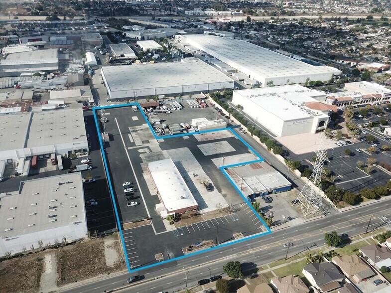 5201 S Paramount Blvd, Pico Rivera, CA à louer - Photo du bâtiment - Image 2 de 4