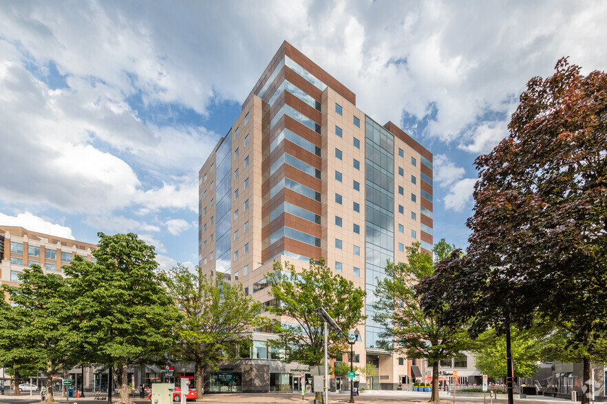 3100 Clarendon Blvd, Arlington, VA for lease - Building Photo - Image 1 of 7